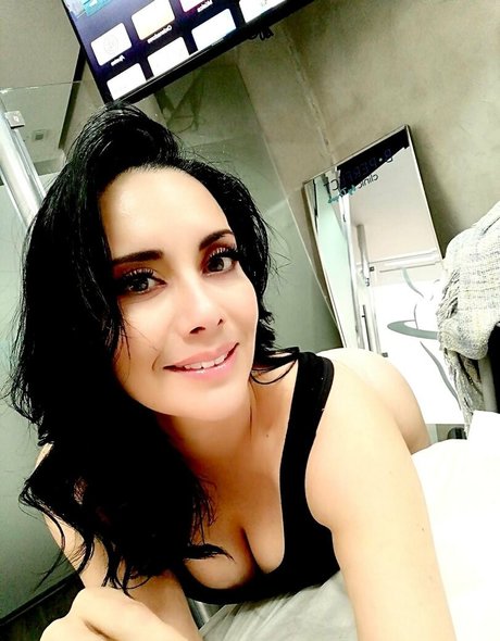 Foto di nudo di fuga di OnlyFans di Sugey Abrego