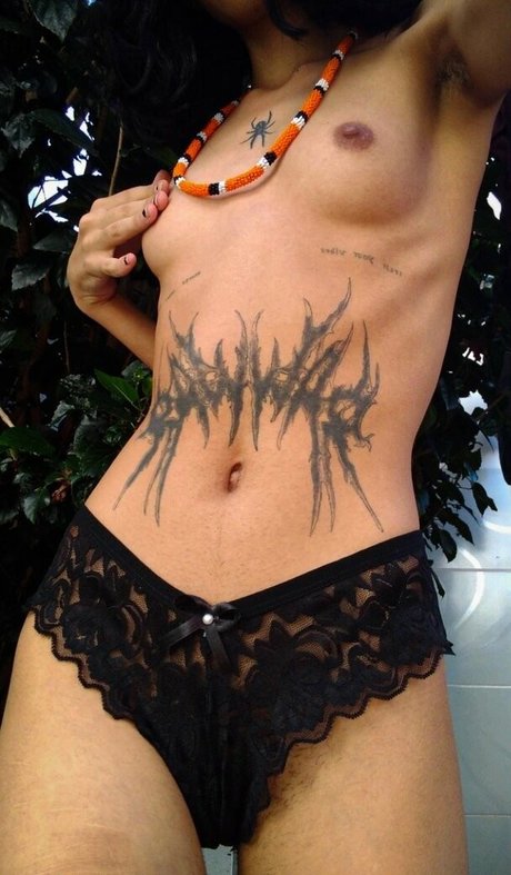 Foto di nudo di fuga di OnlyFans di Mtnuaporra