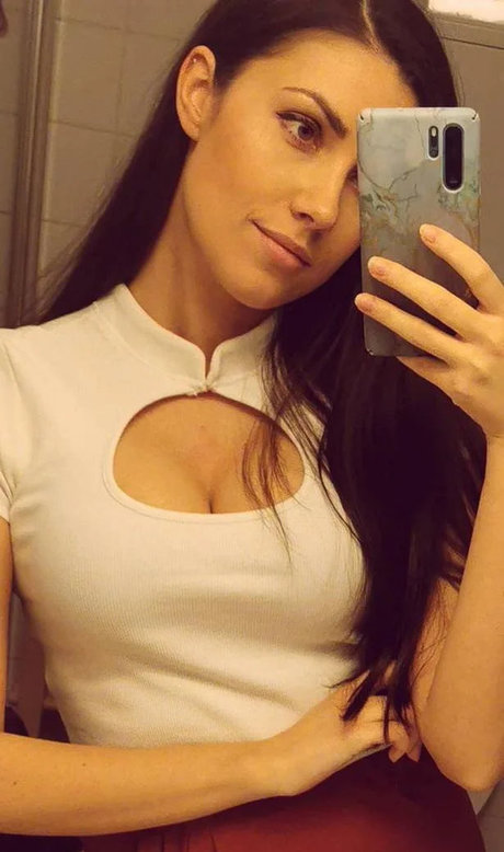 Foto di nudo di fuga di OnlyFans di Yabbe