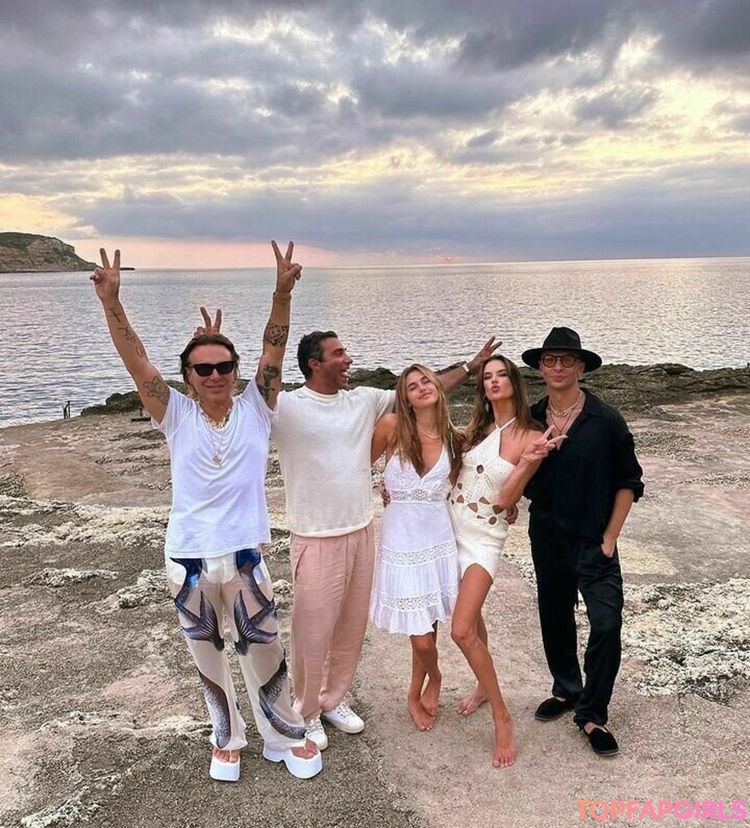 Foto di nudo di fuga di OnlyFans di Alessandra Ambrosio #1062