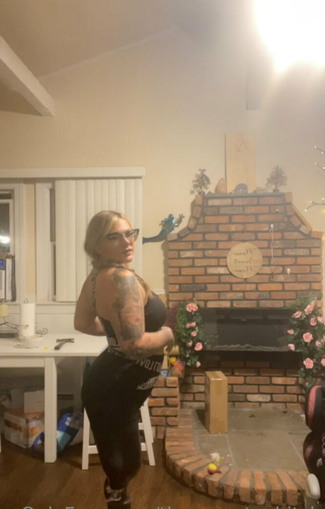 Theamputeebitch