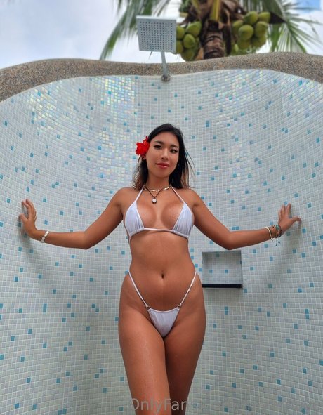 Foto di nudo di fuga di OnlyFans di Miyamaze