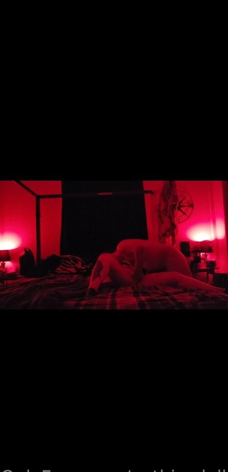Foto di nudo di fuga di OnlyFans di Gothiccdollface