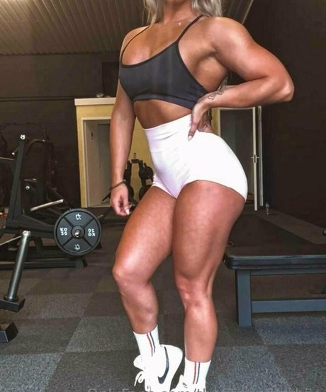 Foto di nudo di fuga di OnlyFans di Thefitnessbarbiie