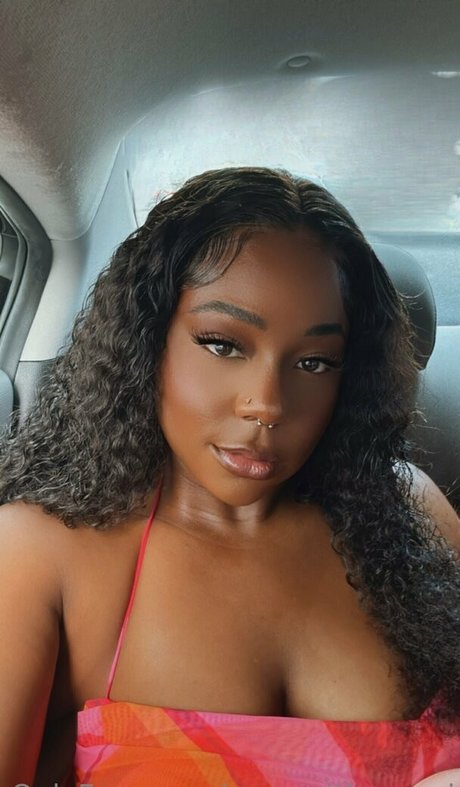 Foto di nudo di fuga di OnlyFans di Asmrwithnaomi