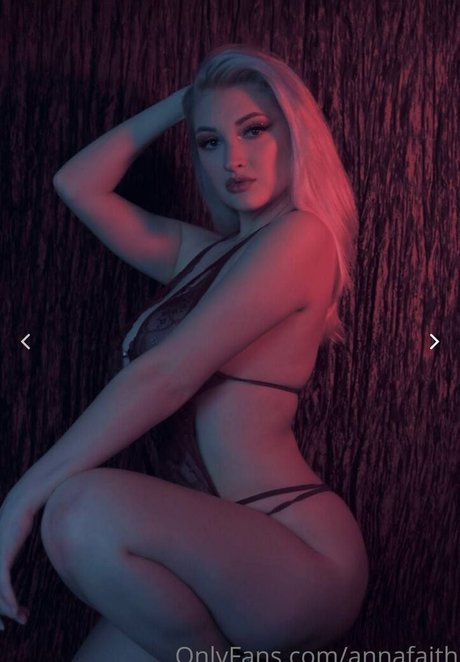 Foto di nudo di fuga di OnlyFans di Anna Faith