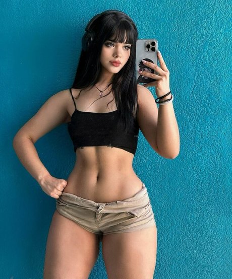 Foto di nudo di fuga di OnlyFans di Chxrryxblossom