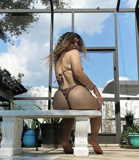 Foto di nudo di fuga di OnlyFans di Justyeliz