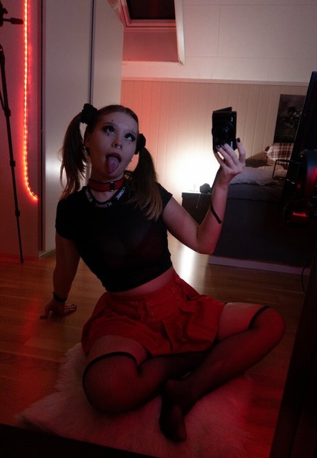 Foto di nudo di fuga di OnlyFans di Sniffyou