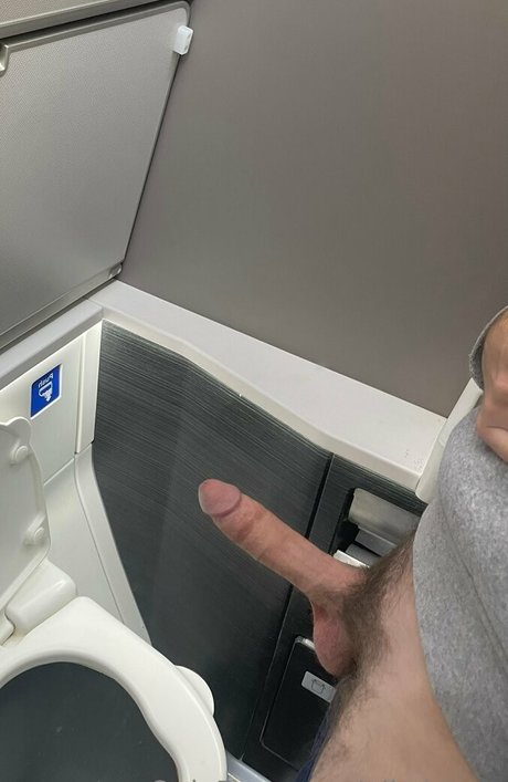 Foto di nudo di fuga di OnlyFans di Nikolongg