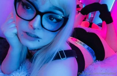 Foto di nudo di fuga di OnlyFans di Ninehydras