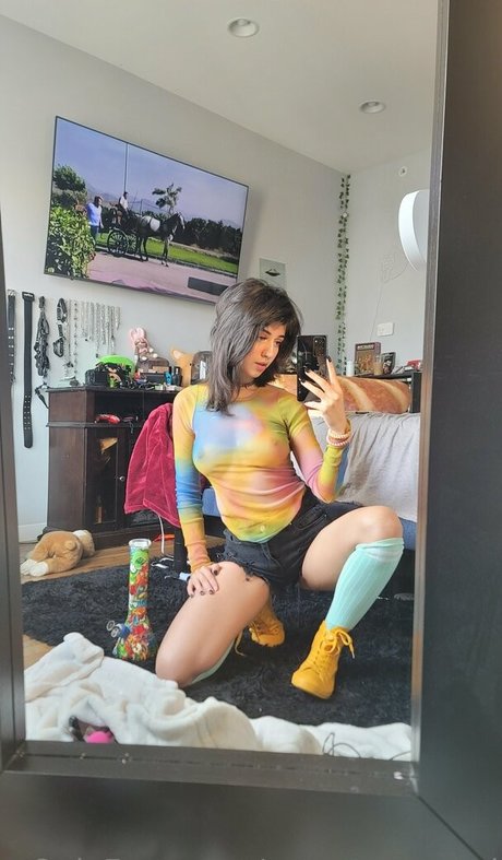 Emostonergorl