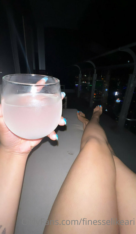 Foto di nudo di fuga di OnlyFans di Finesselikeari