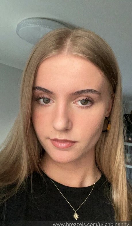 Foto di nudo di fuga di OnlyFans di Ichbinanny