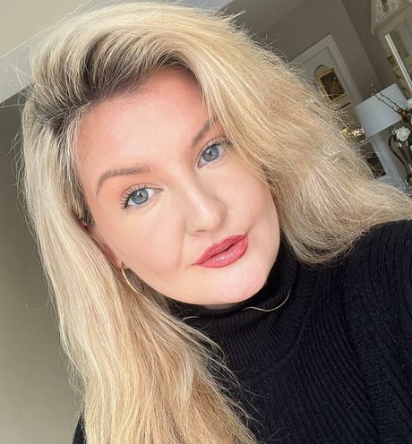 Foto di nudo di fuga di OnlyFans di Rebecca Shortt