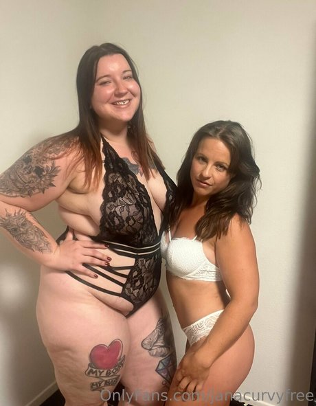 Foto di nudo di fuga di OnlyFans di Janacurvyfree