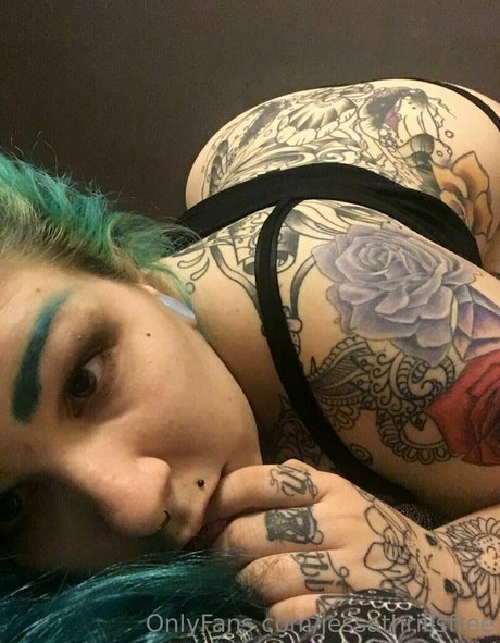 Foto di nudo di fuga di OnlyFans di Jessathrillsfree