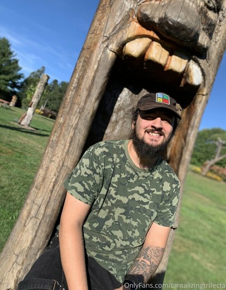 Foto di nudo di fuga di OnlyFans di Tantalizingtrifecta