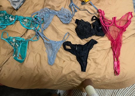 Foto di nudo di fuga di OnlyFans di Charlsfordevip