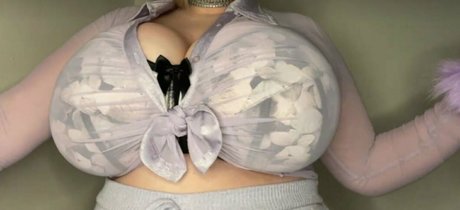 Foto di nudo di fuga di OnlyFans di Bustyqueen32m