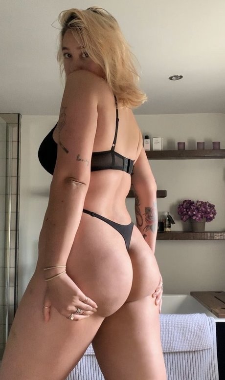 Foto di nudo di fuga di OnlyFans di Ccesca