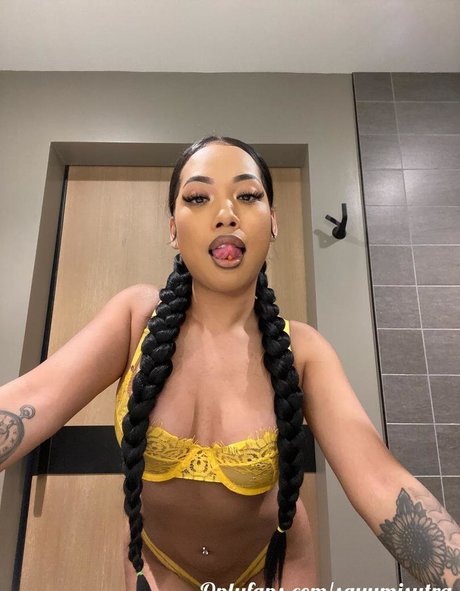 Foto di nudo di fuga di OnlyFans di Sayumi Sutra