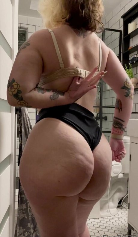 Foto di nudo di fuga di OnlyFans di Egg2025
