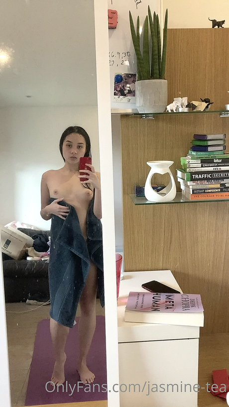 Foto di nudo di fuga di OnlyFans di Jasminetea