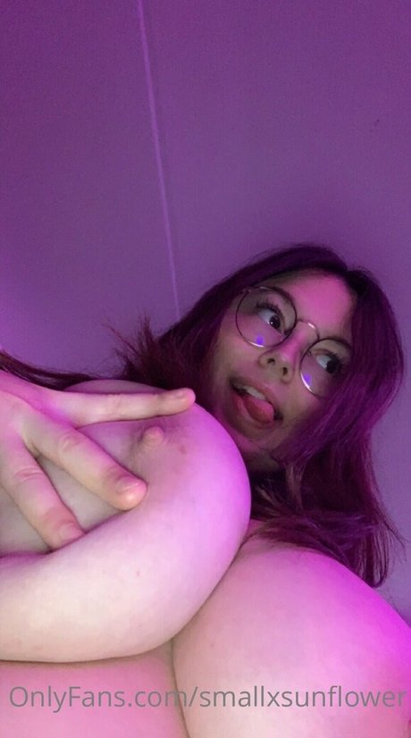 Foto di nudo di fuga di OnlyFans di Sunflower