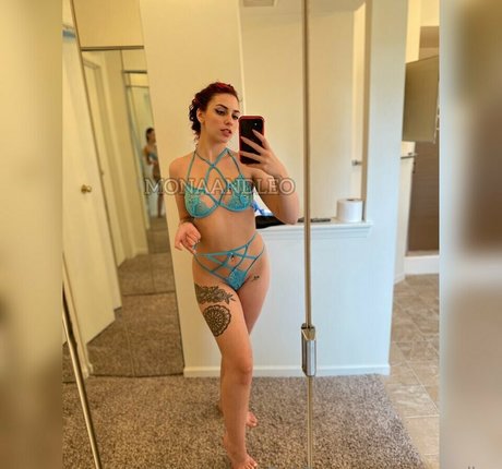 Foto di nudo di fuga di OnlyFans di Mona Darling