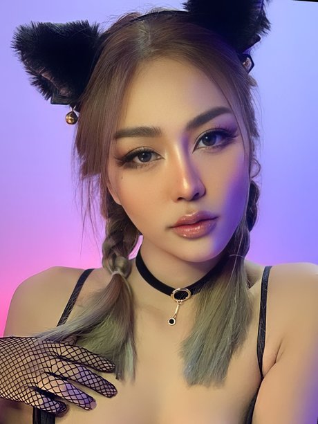 Foto di nudo di fuga di OnlyFans di Intimumi