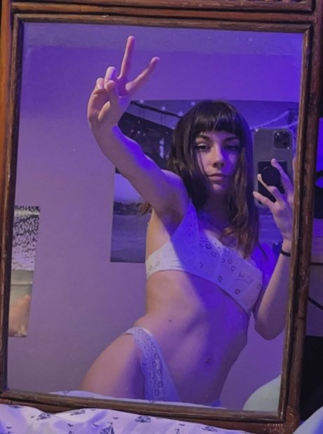 Foto di nudo di fuga di OnlyFans di Bel0vedbambi