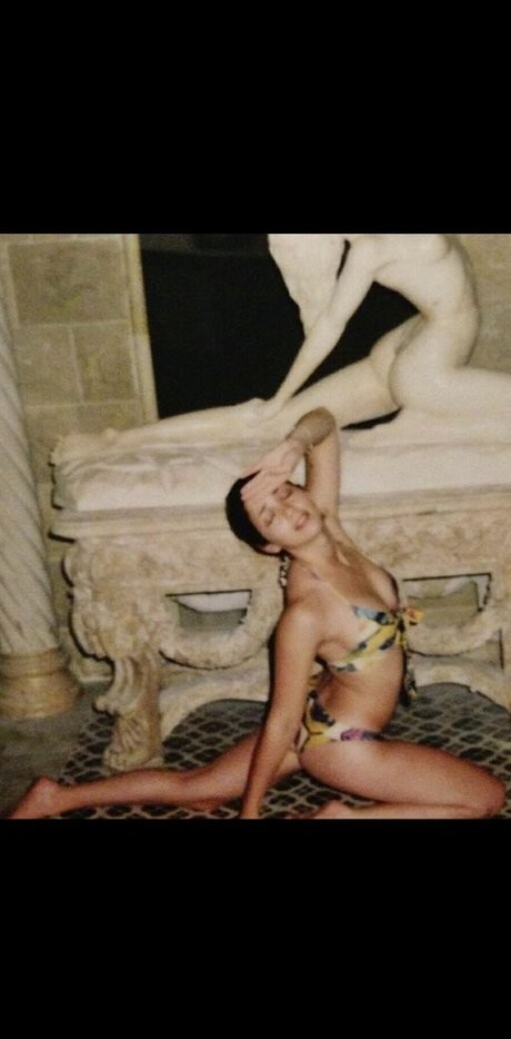 Foto di nudo di fuga di OnlyFans di Emily Rudd