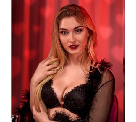Foto di nudo di fuga di OnlyFans di Ashton Birdie