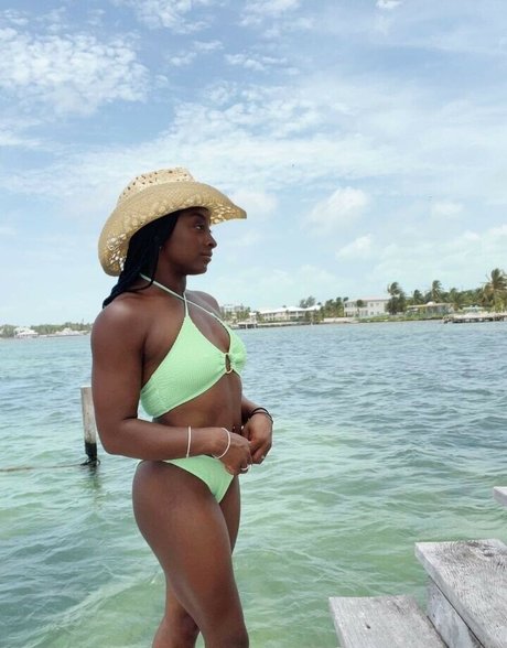 Foto di nudo di fuga di OnlyFans di Simone Biles
