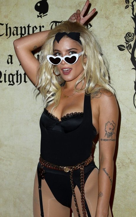 Foto di nudo di fuga di OnlyFans di Halsey