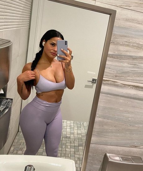 Foto di nudo di fuga di OnlyFans di Katya Elise Henry