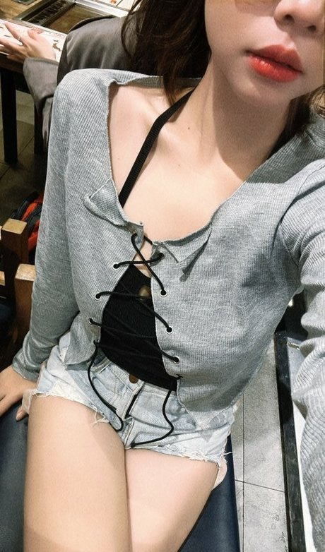 Foto di nudo di fuga di OnlyFans di Risanomsyu
