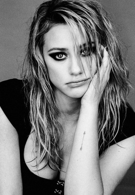 Lili Reinhart