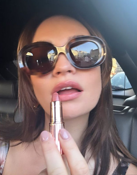 Foto di nudo di fuga di OnlyFans di Lily James