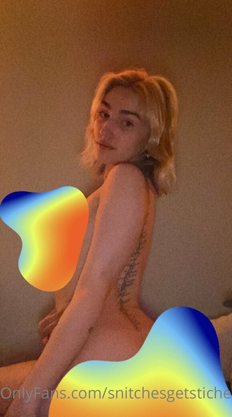 Foto di nudo di fuga di OnlyFans di Snitchesgetstiches