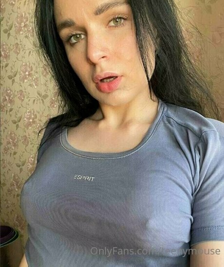 Foto di nudo di fuga di OnlyFans di Teenymouse