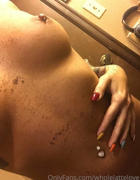 Foto di nudo di fuga di OnlyFans di Alicia Costello