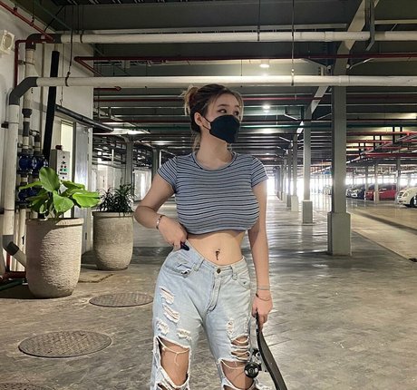 Foto di nudo di fuga di OnlyFans di Anastasya Khosasih