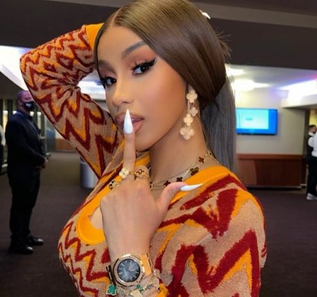 Foto di nudo di fuga di OnlyFans di Cardi B
