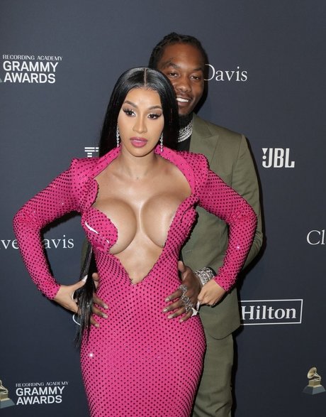 Foto di nudo di fuga di OnlyFans di Cardi B