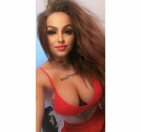 Foto di nudo di fuga di OnlyFans di Dzsenifer Vajai