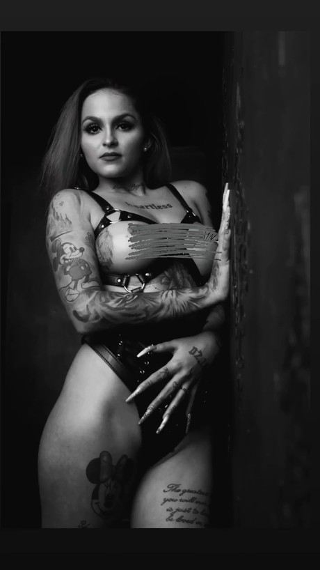 Foto di nudo di fuga di OnlyFans di Dzsenifer Vajai