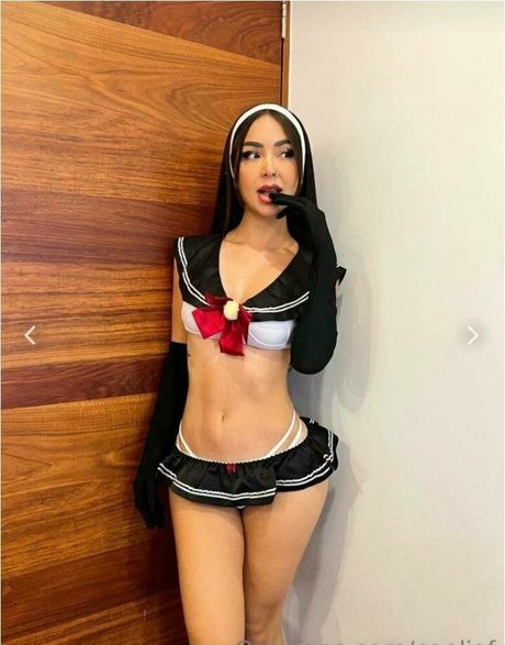 Foto di nudo di fuga di OnlyFans di Caelike