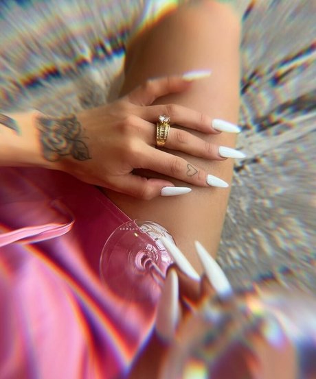 Foto di nudo di fuga di OnlyFans di Caelike